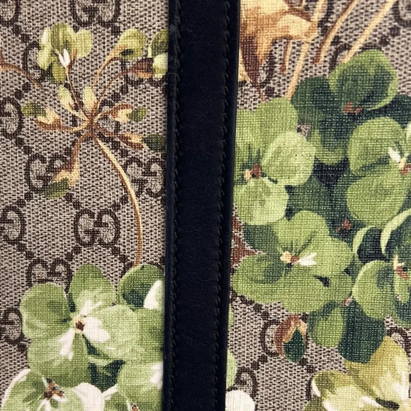 Gucci
GG Coated Canvas Convertible Tote Blooms Print - Picture 4 of 16